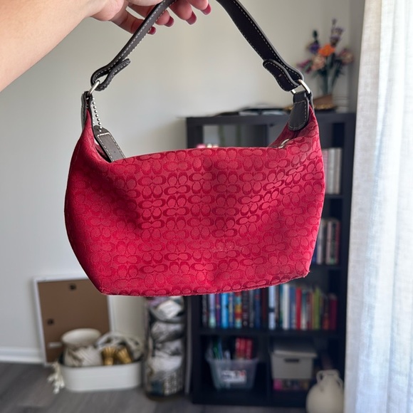 Coach Red Quilted Shoulder Bag with Textured Finish - Picture 3 of 5
